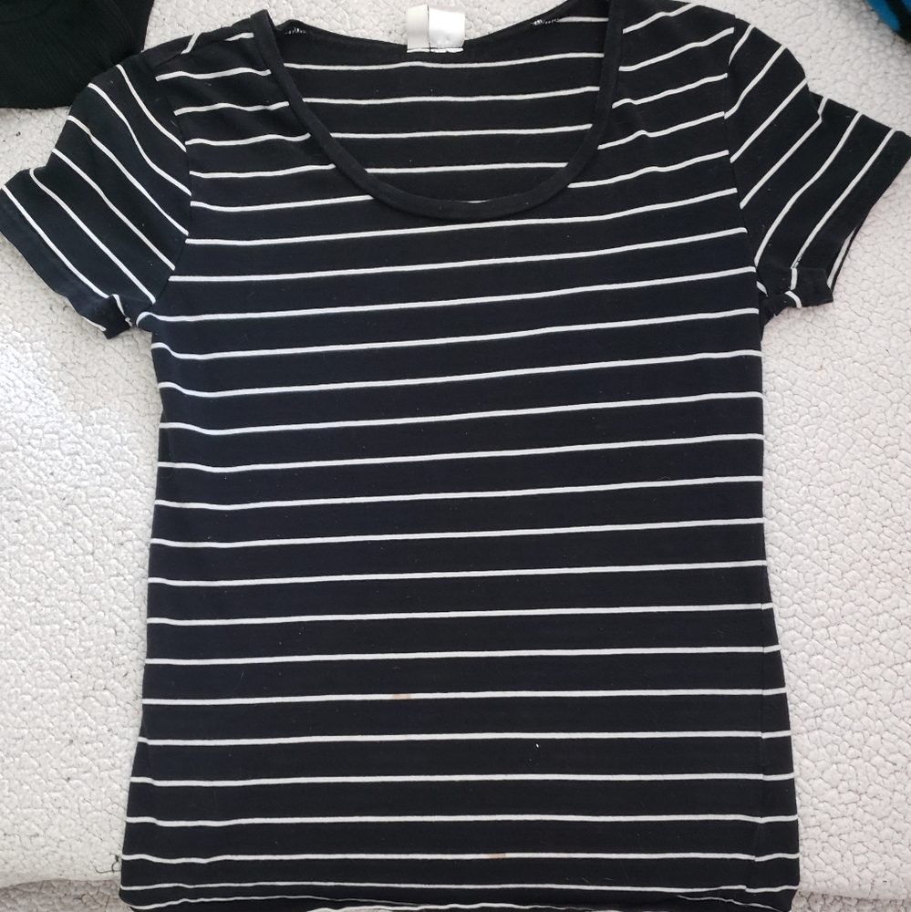 Black top with white stripes